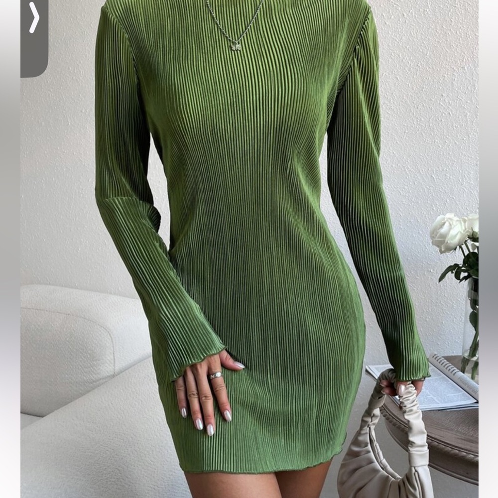Elegant Green Ribbed Dress